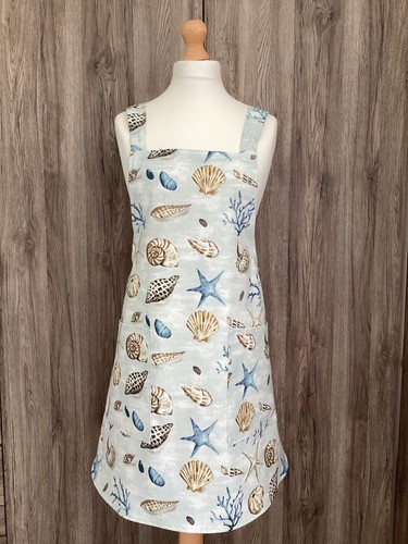 Medium cross back - apron, with